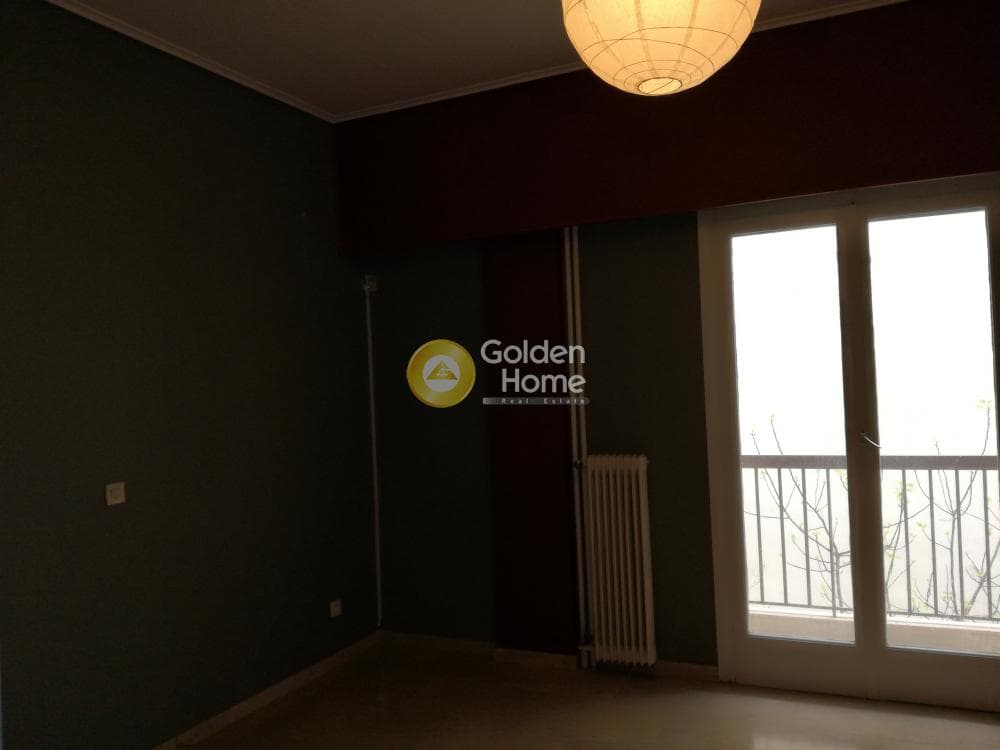 Apartment in Trocadero, Palaio Faliro — Photo 2 of 3