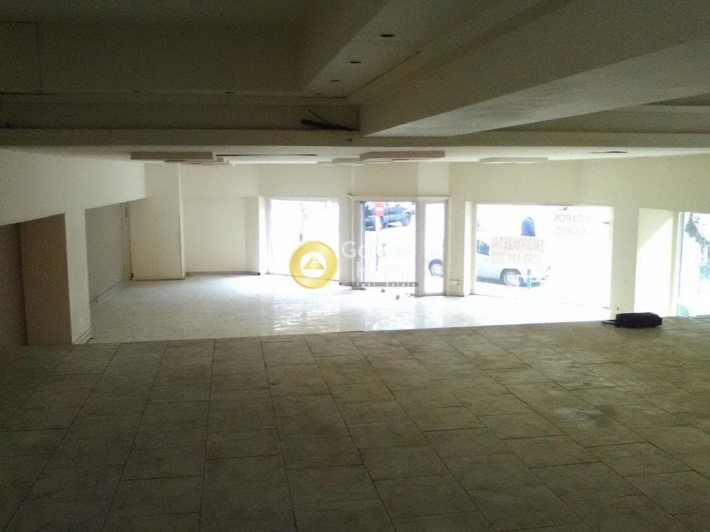 Retail Store in Osios Loukas, Patisia — Photo 12 of 20