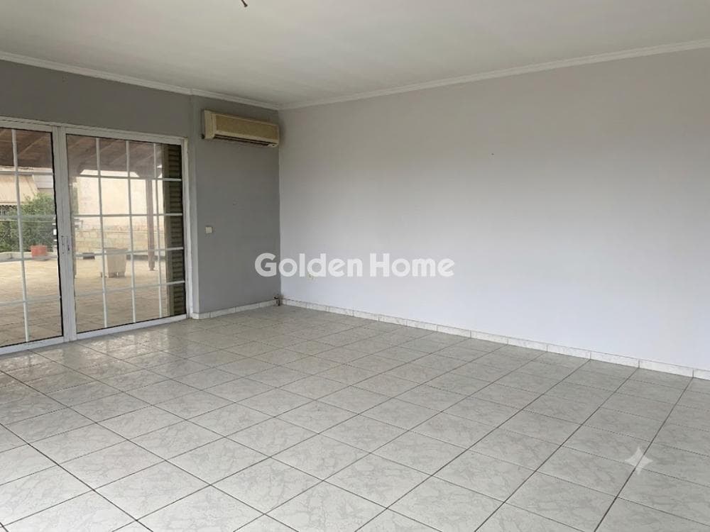 Apartment in Aspra Chomata, Nikaia — Photo 3 of 33