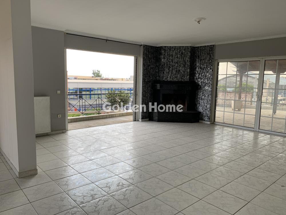 Apartment in Aspra Chomata, Nikaia — Photo 2 of 33