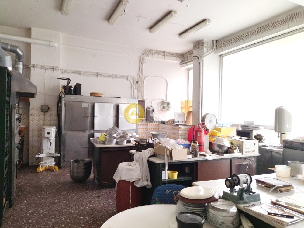 Retail Store in Politechnioupoli, Zografou — Photo 8 of 14