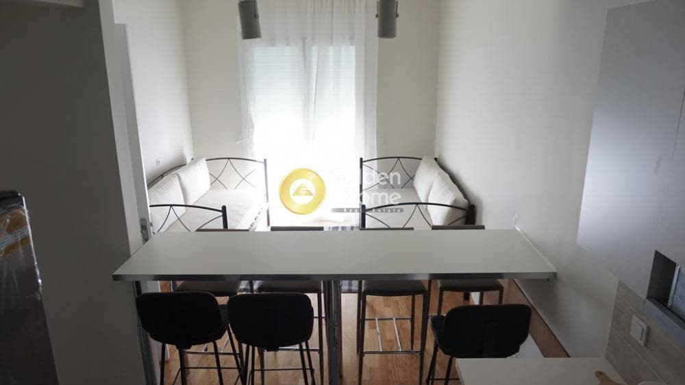 Apartment in Politechneio, Exarchia - Neapoli — Photo 3 of 16