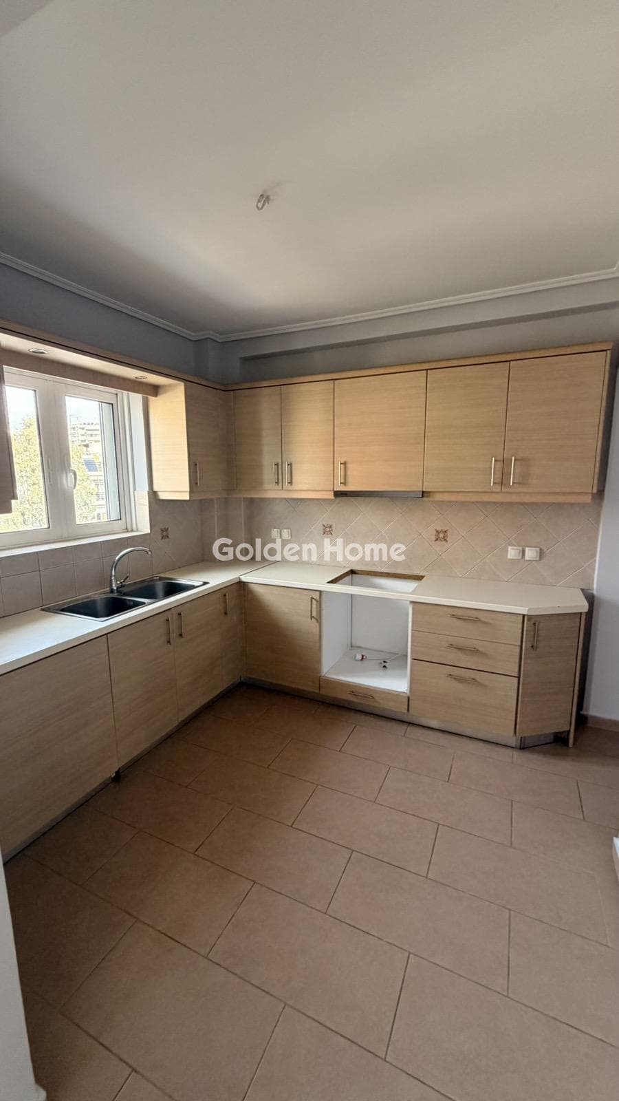 Apartment in Ano Kalamaki, Alimos — Photo 1 of 10