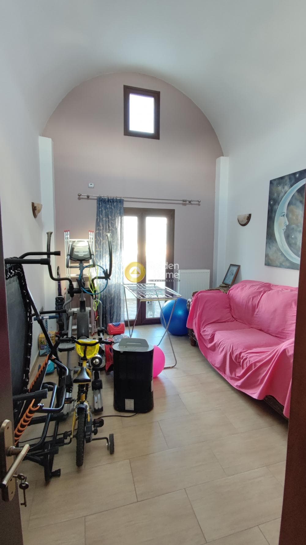 House in Thira, Santorini — Photo 10 of 14