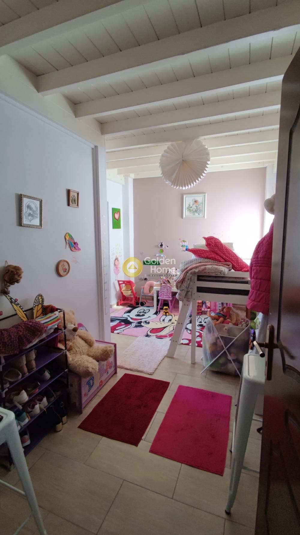 House in Thira, Santorini — Photo 11 of 14