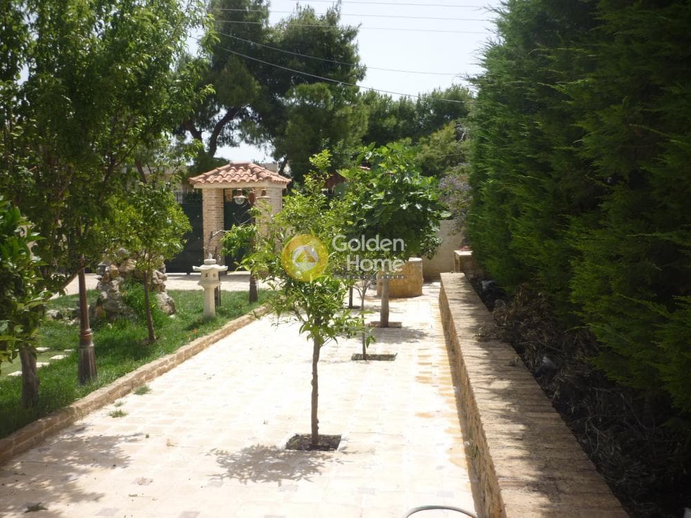House in Kalivia, Kalivia Thorikou — Photo 1 of 11