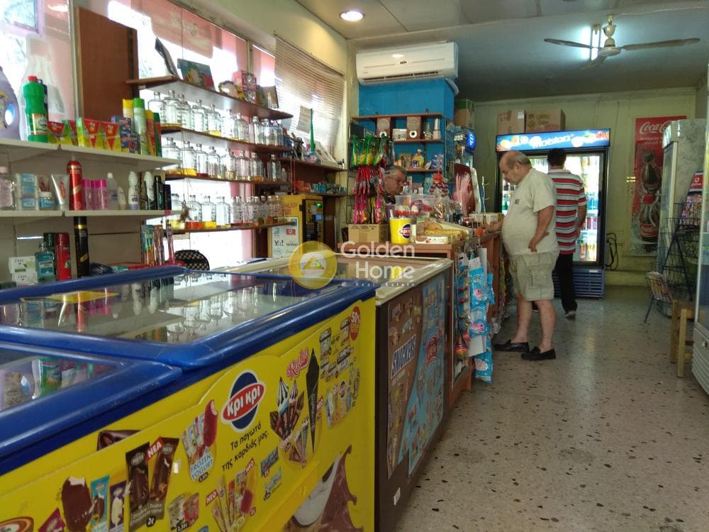 Retail Store in Center, Moschato — Photo 3 of 4