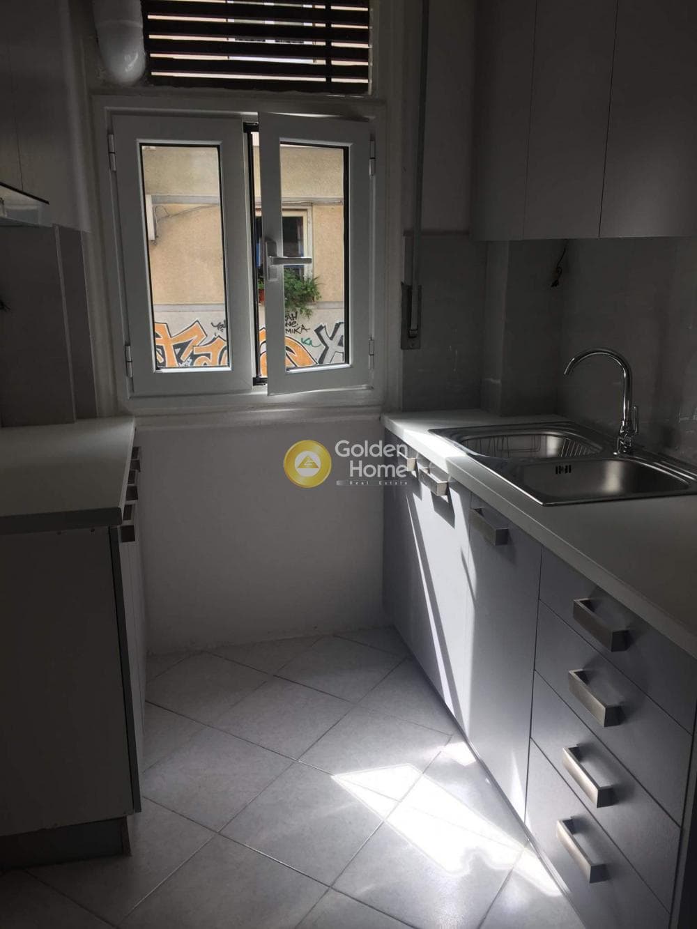 Apartment in Osios Loukas, Patisia — Photo 1 of 11