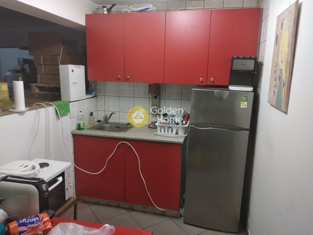 Retail Store in Ravenia, Attiki — Photo 8 of 33