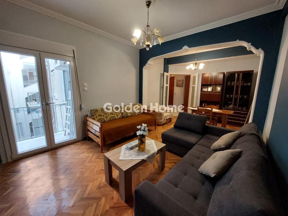 Apartment in Osios Loukas, Patisia — Photo 1 of 10