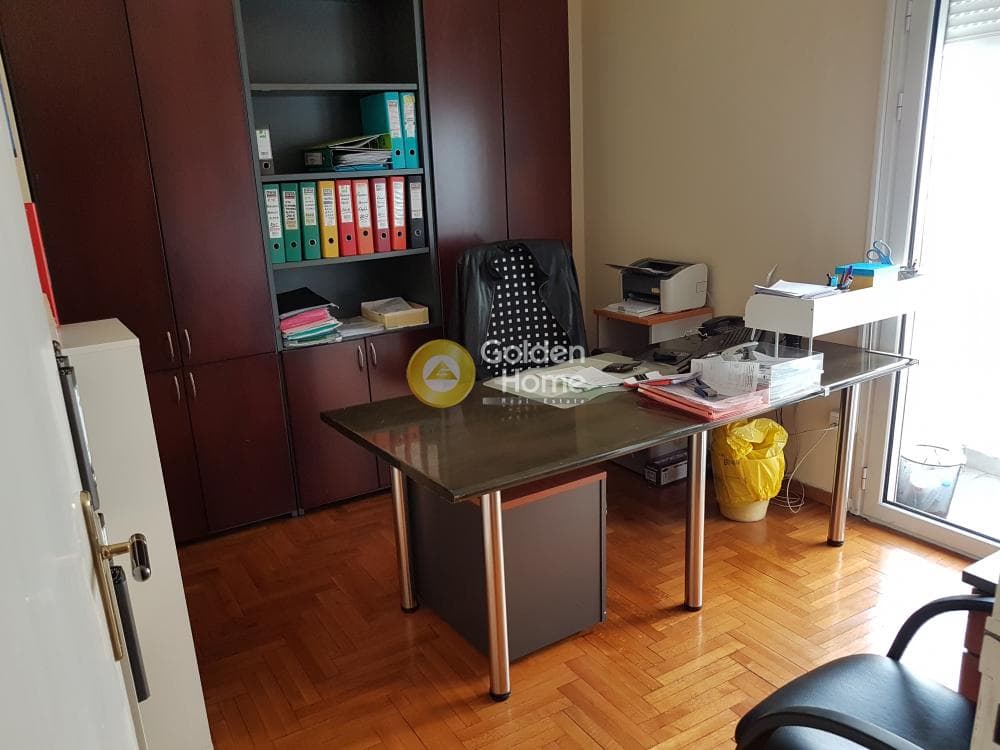 Apartment in Politechneio, Exarchia - Neapoli — Photo 4 of 11