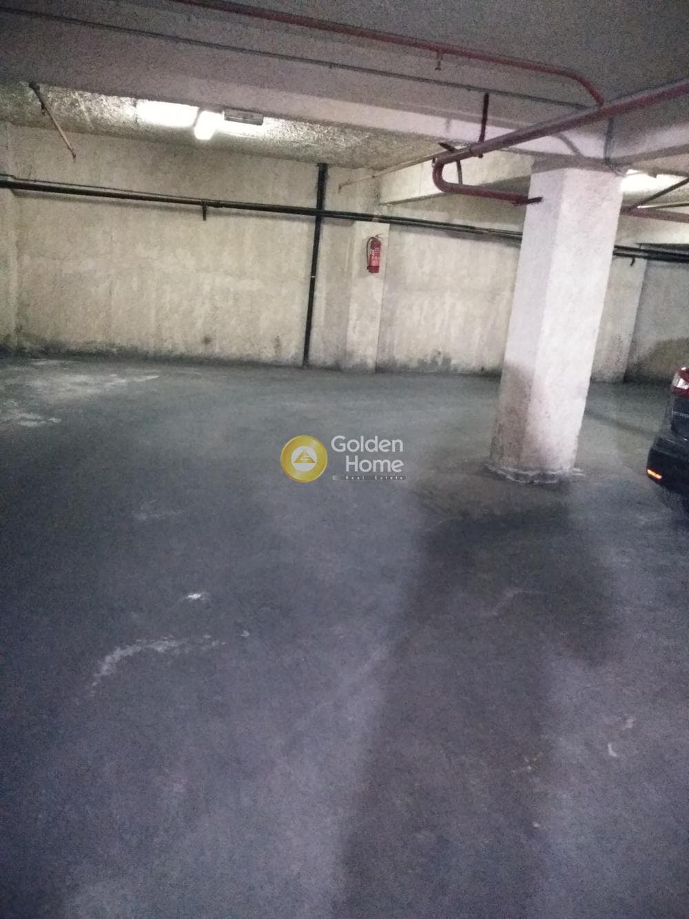 Parking Space in Ionia, Nea Ionia — Photo 1 of 4
