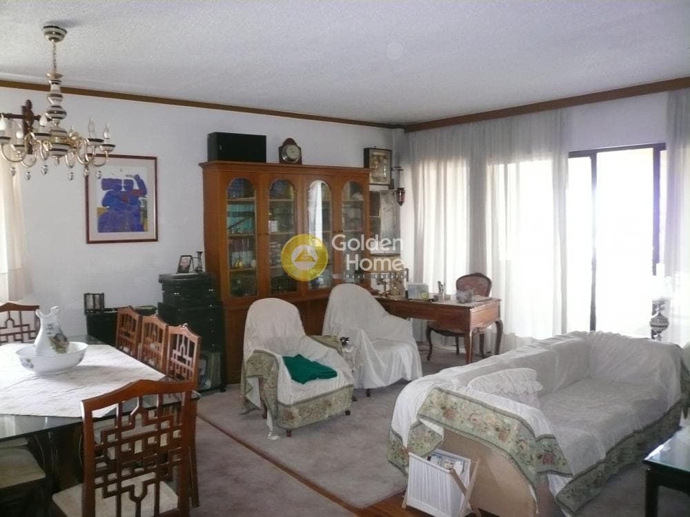 Apartment in Kareas, Vironas — Photo 2 of 15