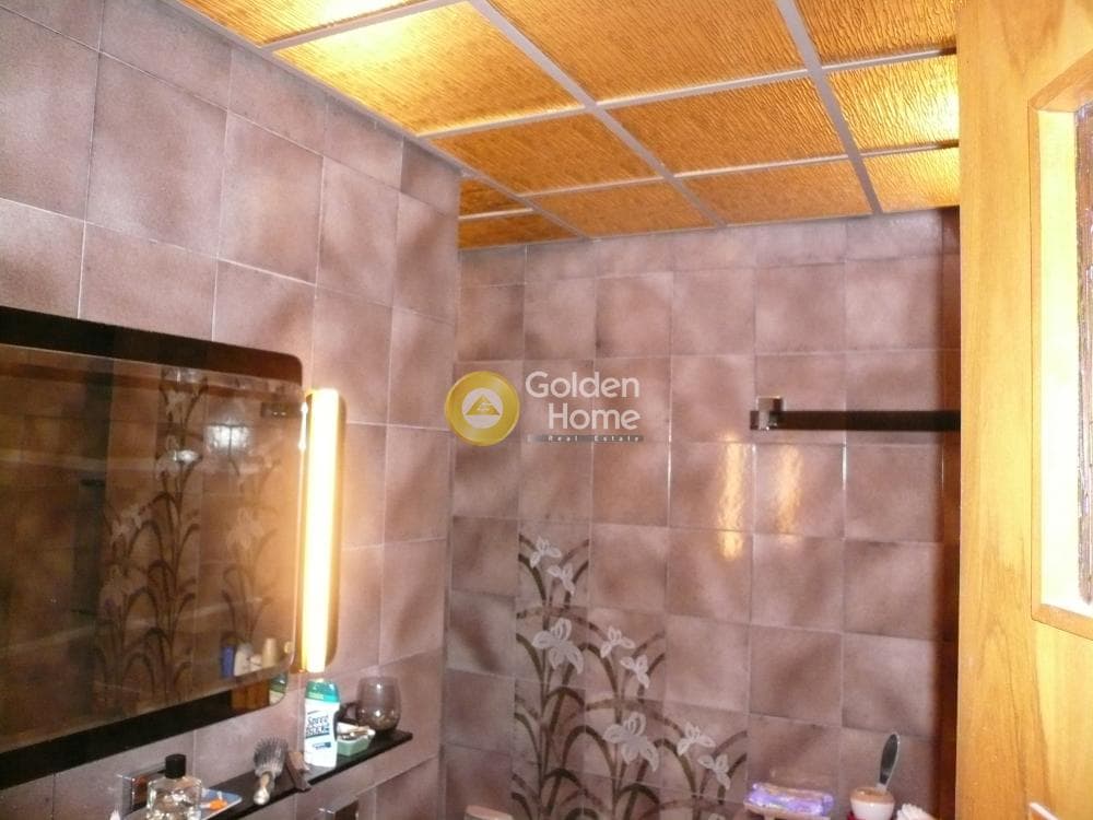 Apartment in Kareas, Vironas — Photo 9 of 15