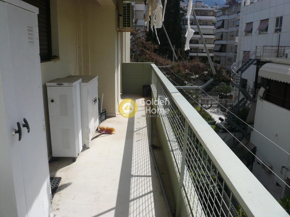 Apartment in Kareas, Vironas — Photo 7 of 15