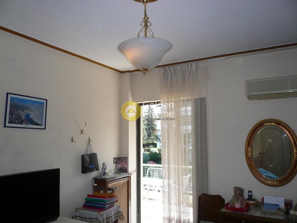 Apartment in Kareas, Vironas — Photo 8 of 15