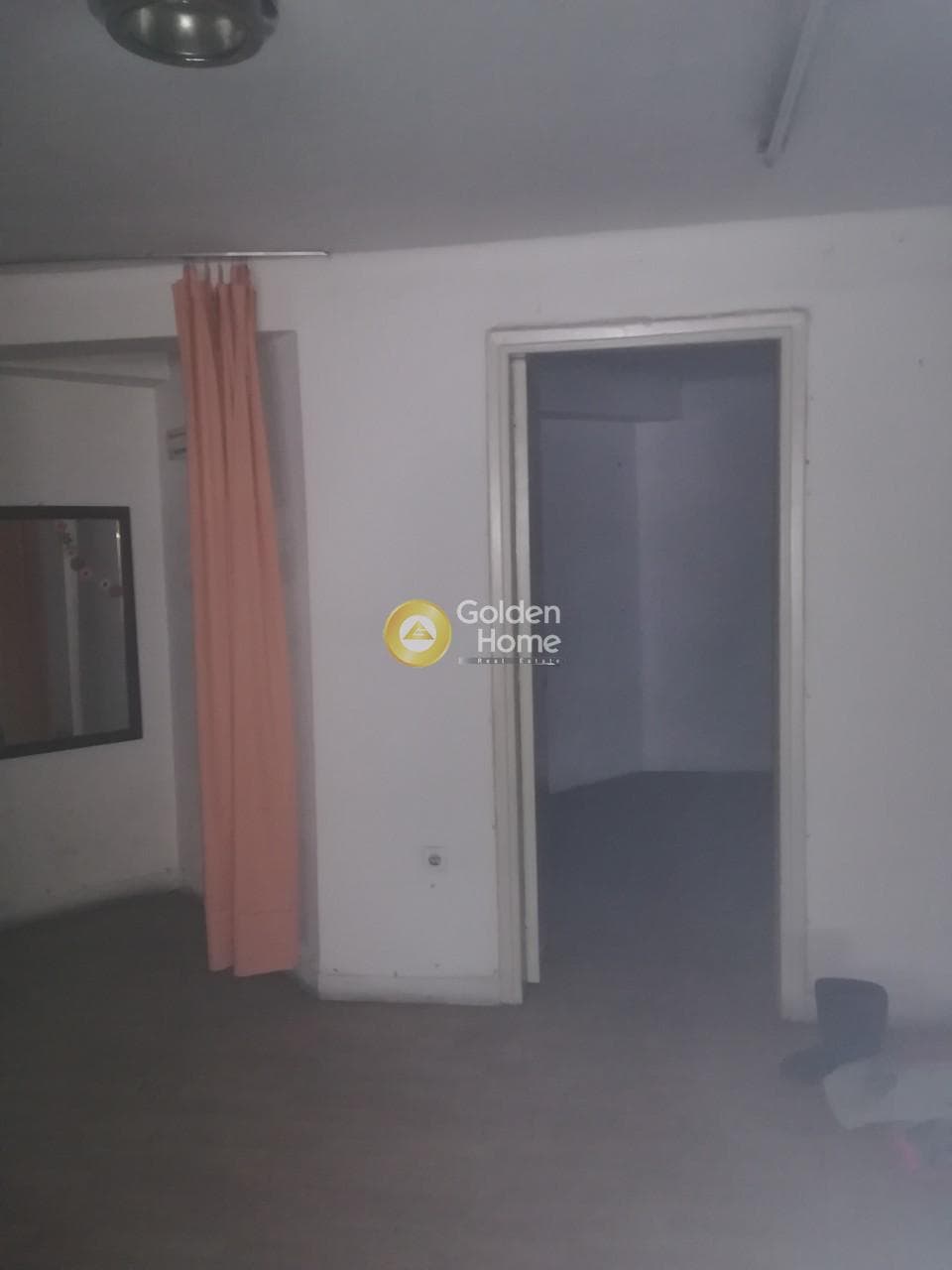 Κατάστημα στην Πλατεία Κάνιγγος, Εξάρχεια - Νεάπολη — Φωτογραφία 1 από 5