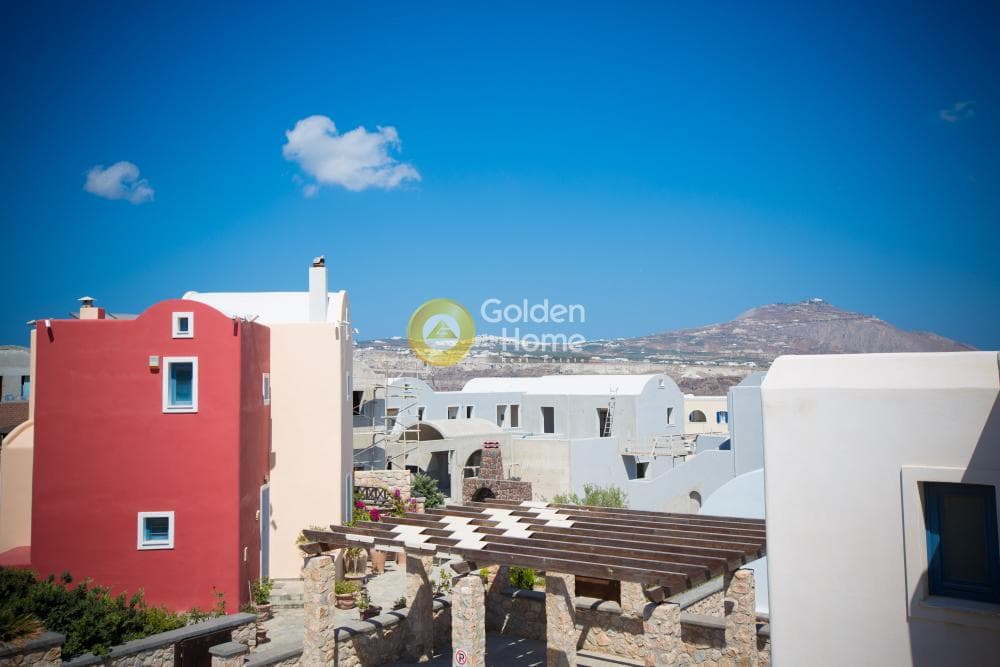 House in Center, Santorini — Photo 8 of 31