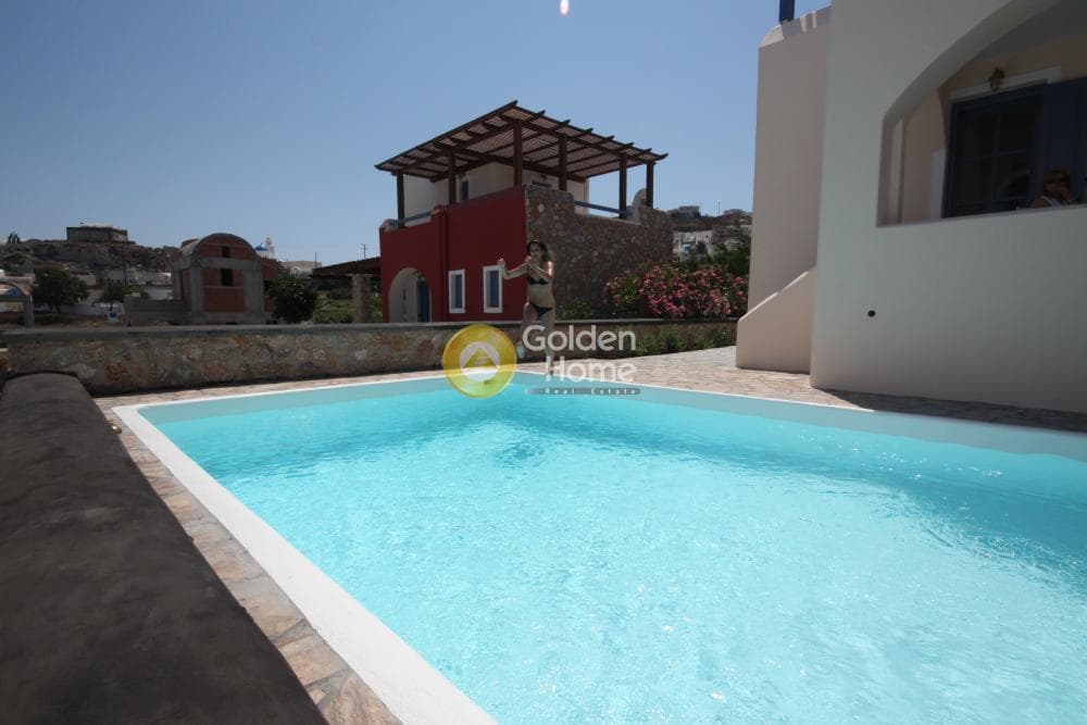 House in Center, Santorini — Photo 15 of 31