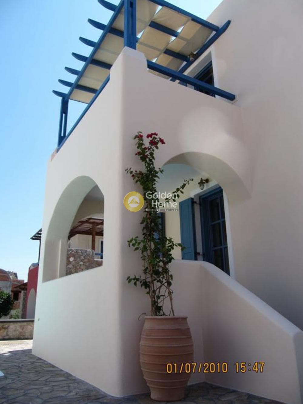 House in Center, Santorini — Photo 14 of 31