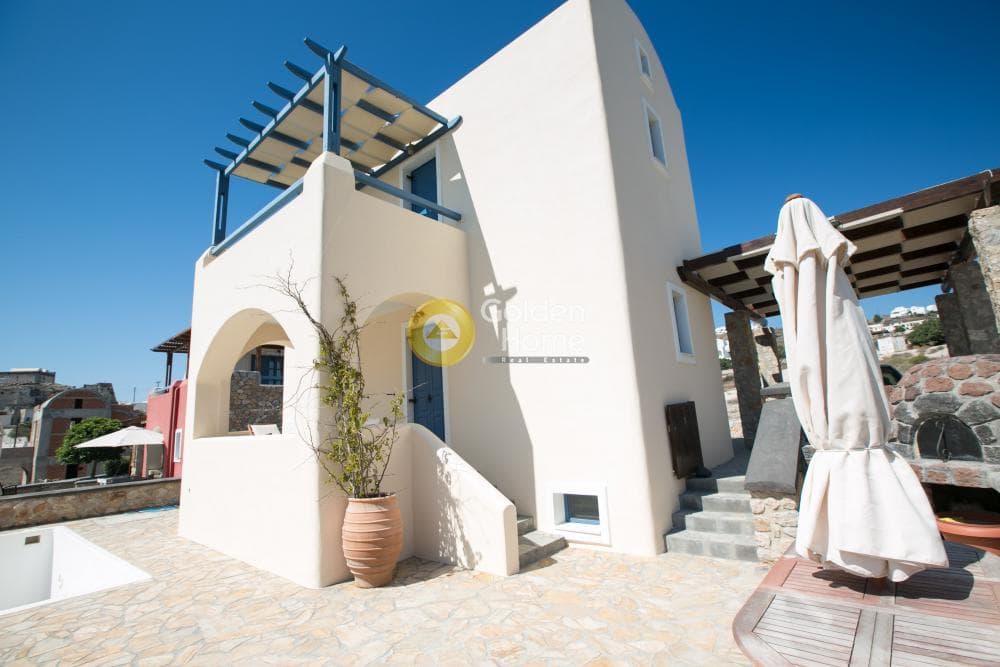 House in Center, Santorini — Photo 17 of 31