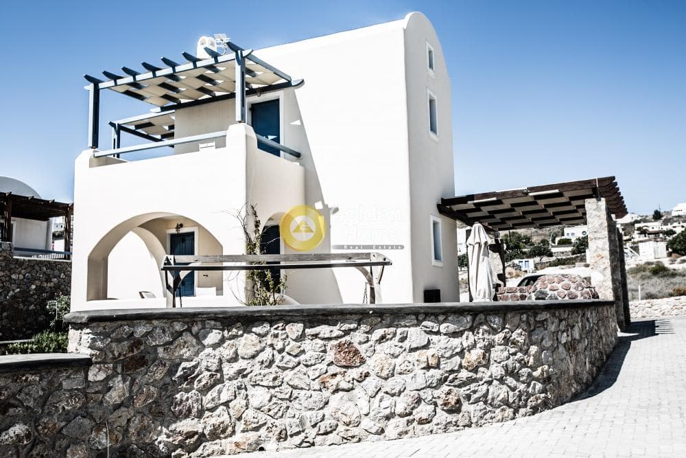 House in Center, Santorini — Photo 20 of 31