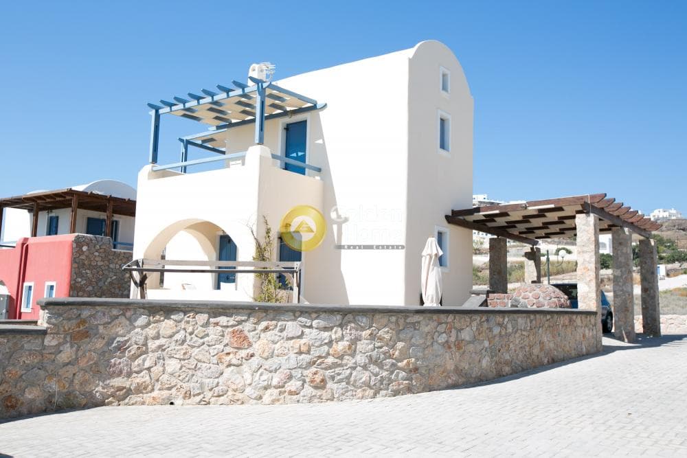 House in Center, Santorini — Photo 18 of 31
