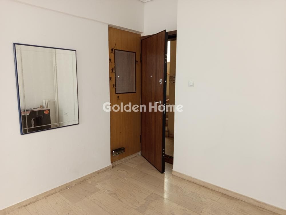 Apartment in Exarcheia, Exarchia - Neapoli — Photo 1 of 11