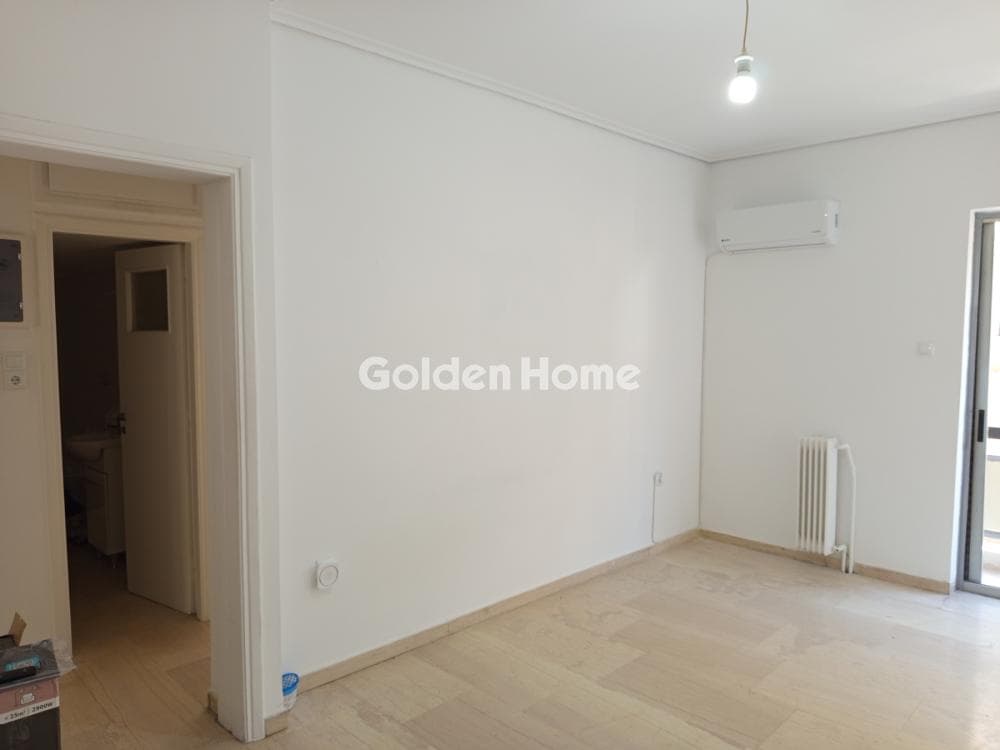 Apartment in Exarcheia, Exarchia - Neapoli — Photo 2 of 11