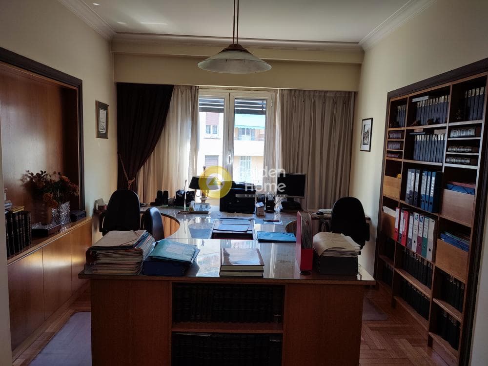 Apartment in Platia Kanigos, Exarchia - Neapoli — Photo 2 of 5