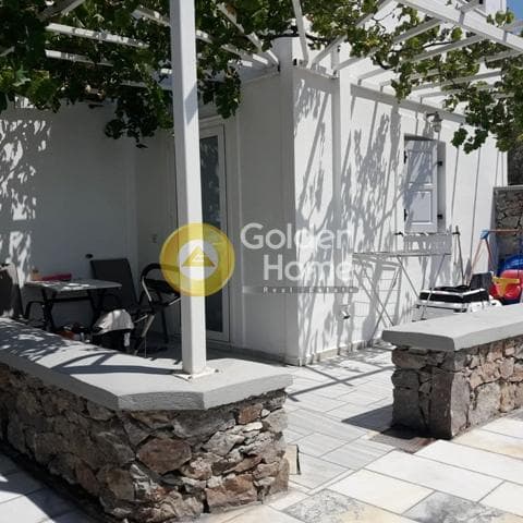 House in Thira, Santorini — Photo 3 of 3