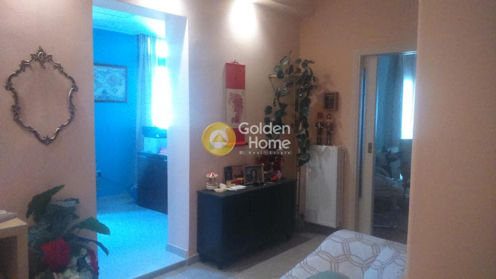 Apartment in Megala Sxoinia B, Exarchia - Neapoli — Photo 1 of 16