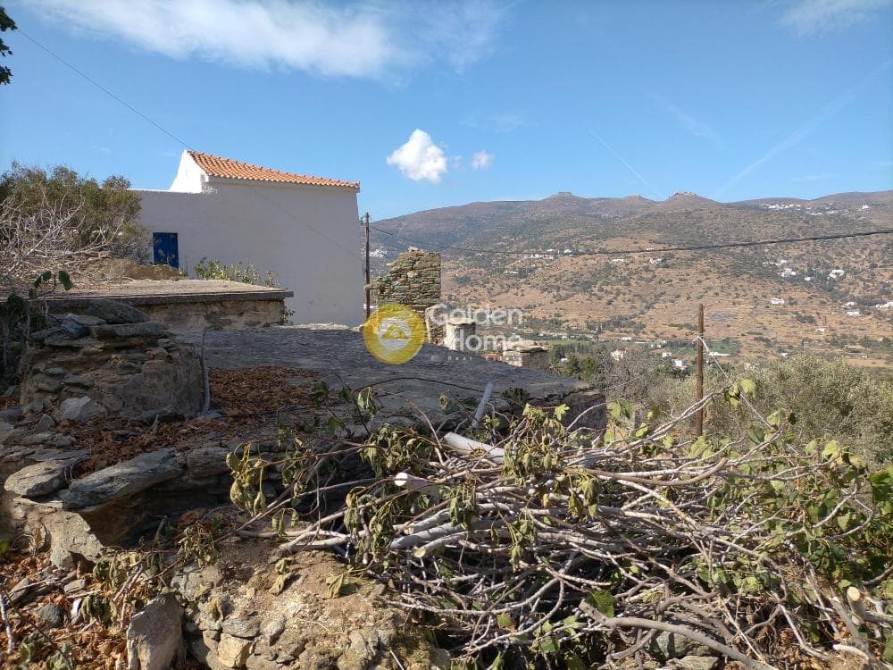 House in Ormos Korthiou, Andros — Photo 1 of 11