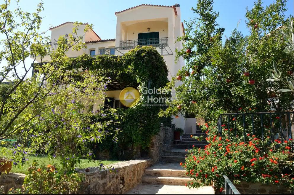 House in Kamariza, Lavrio — Photo 2 of 33