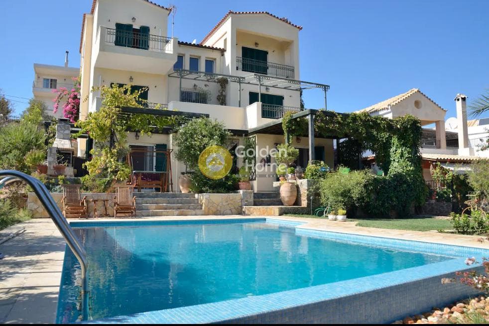 House in Kamariza, Lavrio — Photo 1 of 33