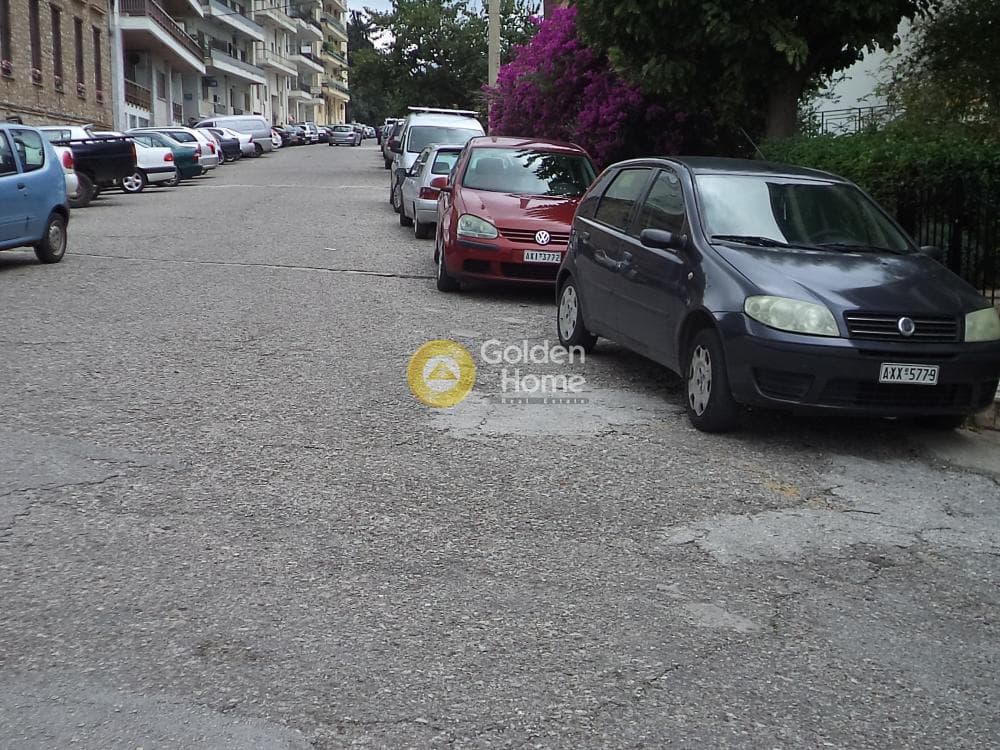 Χώρος Στάθμευσης στην Κέντρο, Αίγιο — Φωτογραφία 1 από 8
