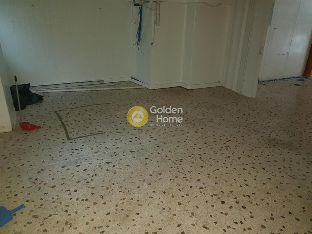 Retail Store in Stathmos, Attiki — Photo 10 of 11