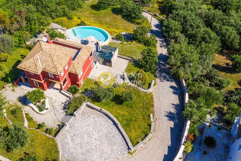 House in Kassiopi, Corfu — Photo 1 of 15
