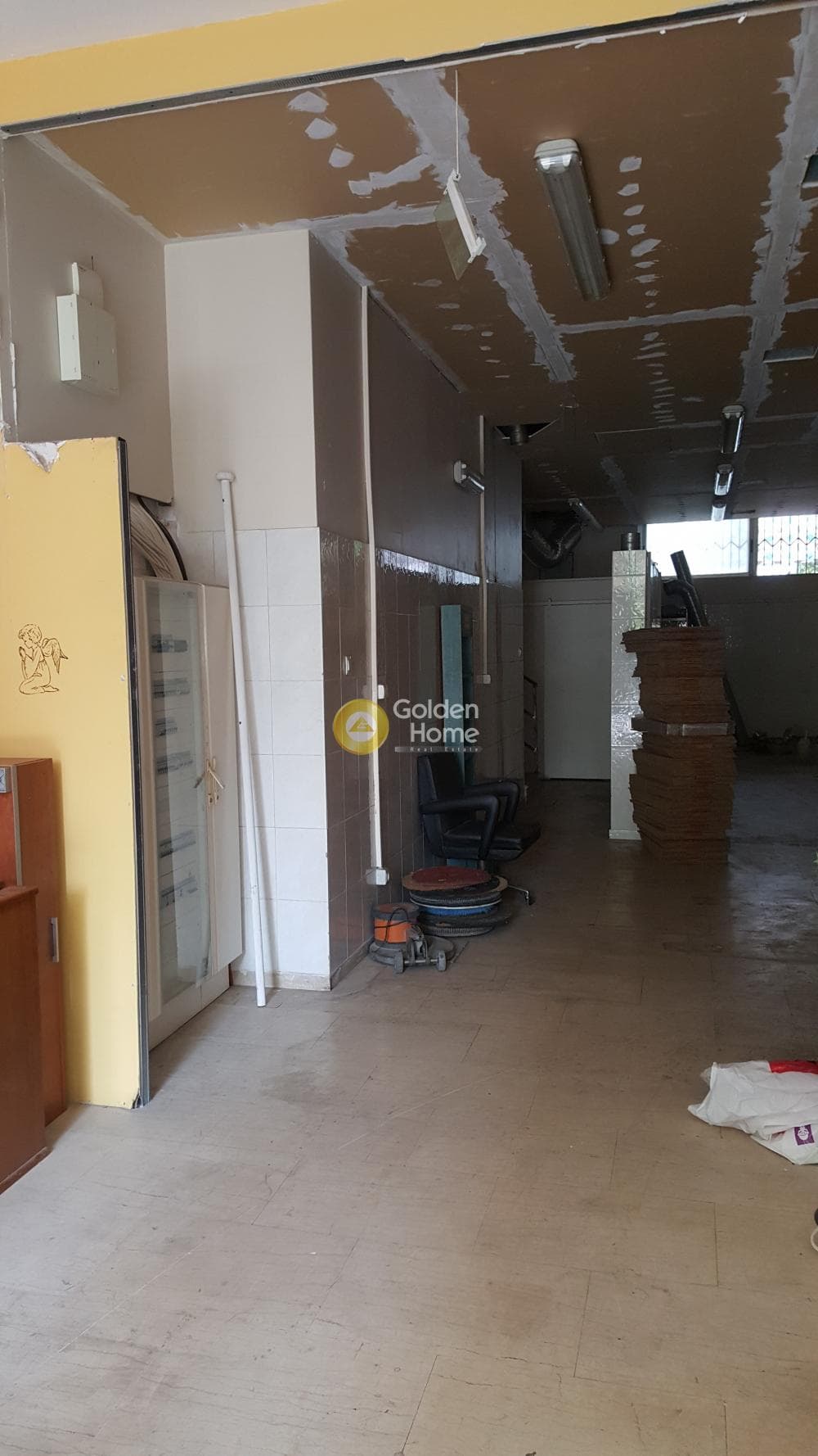 Retail Store in Ampelakia, Alimos — Photo 2 of 12