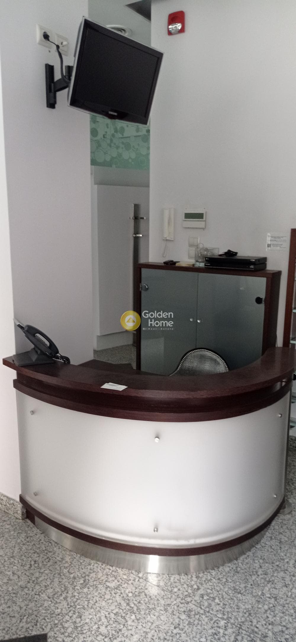 Retail Store in Aspra Chomata, Peristeri — Photo 13 of 13