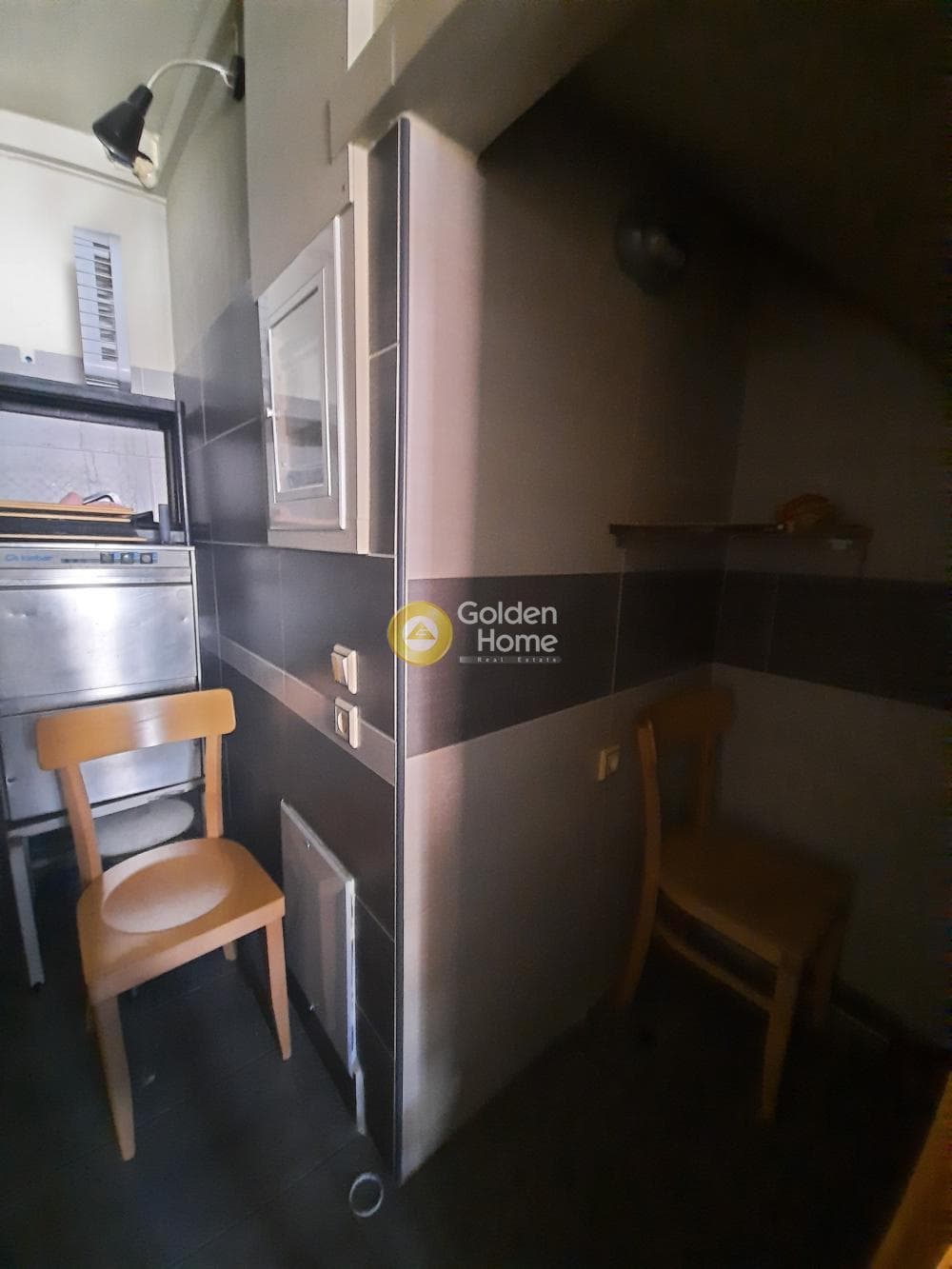 Retail Store in Evraiomnimata, Patra — Photo 7 of 13