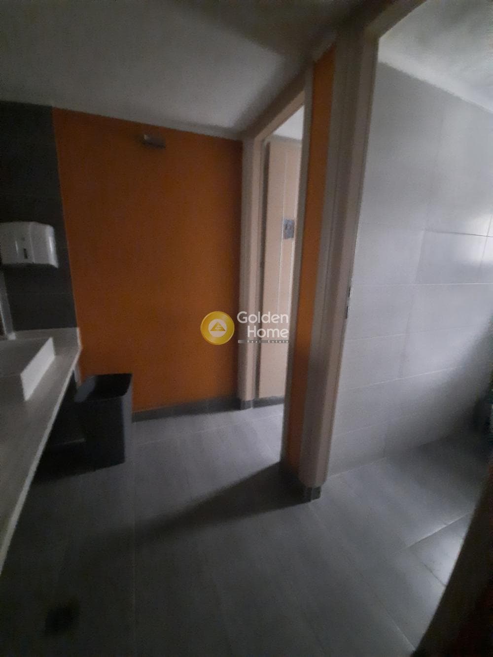 Retail Store in Evraiomnimata, Patra — Photo 10 of 13