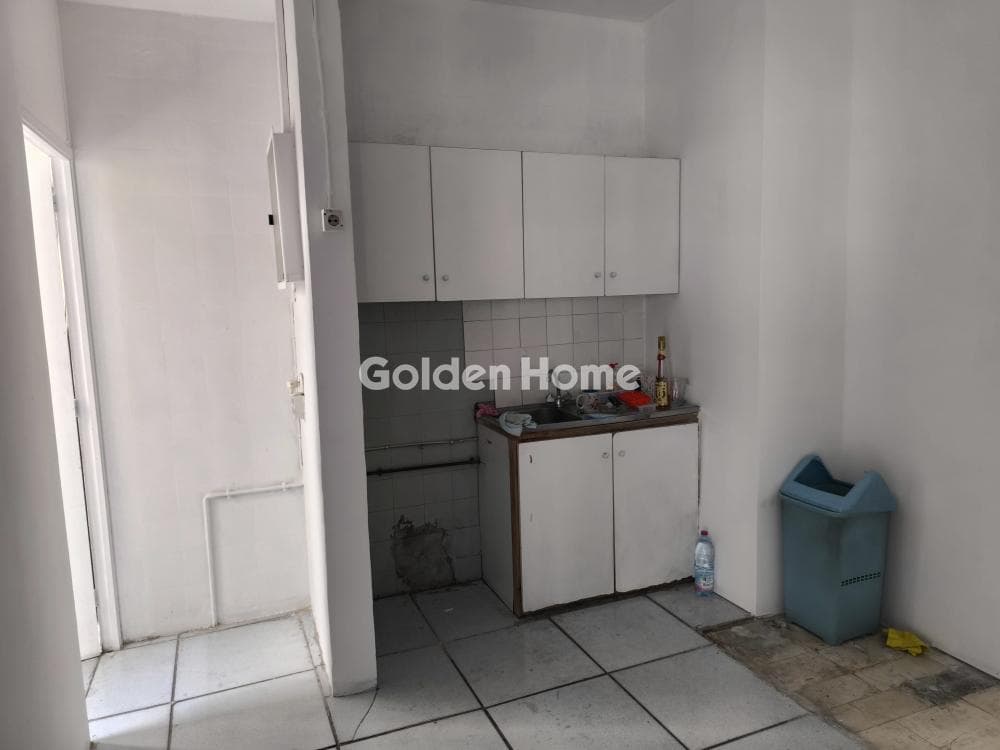 Office in Terpsithea, Piraeus — Photo 15 of 24