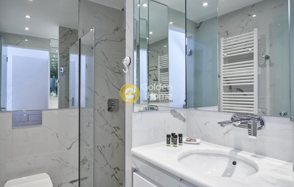 Apartment in Hilton, Ilisia — Photo 4 of 25