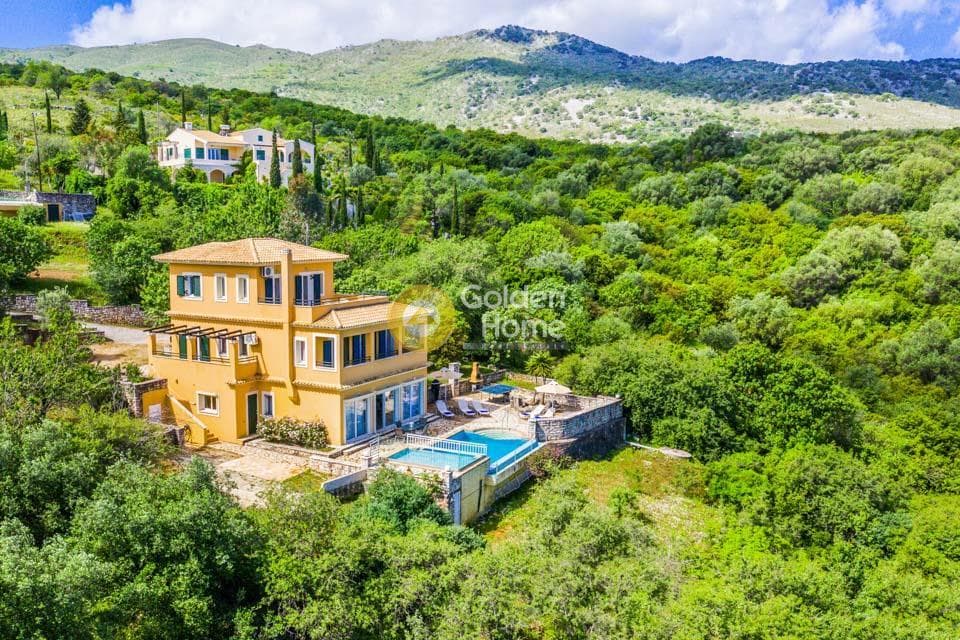House in Kassiopi, Corfu — Photo 2 of 11