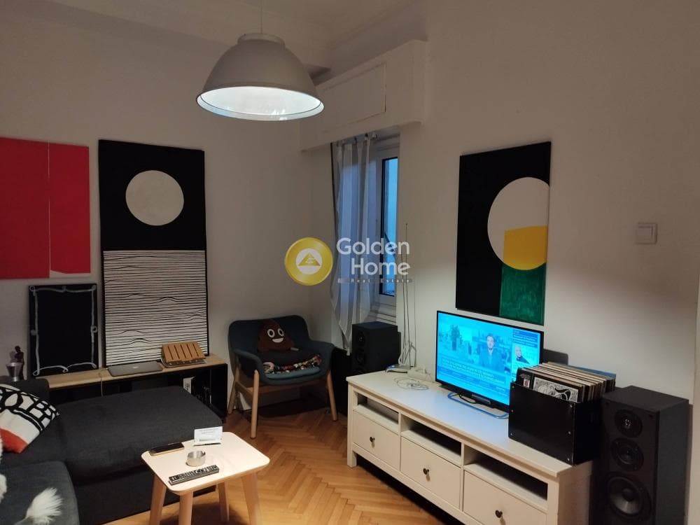 Apartment in Platia Kanigos, Exarchia - Neapoli — Photo 2 of 18