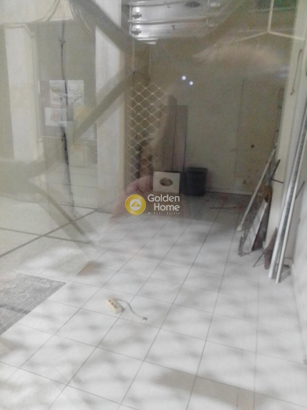 Retail Store in Plateia Klafthmonos, Kentro — Photo 3 of 4