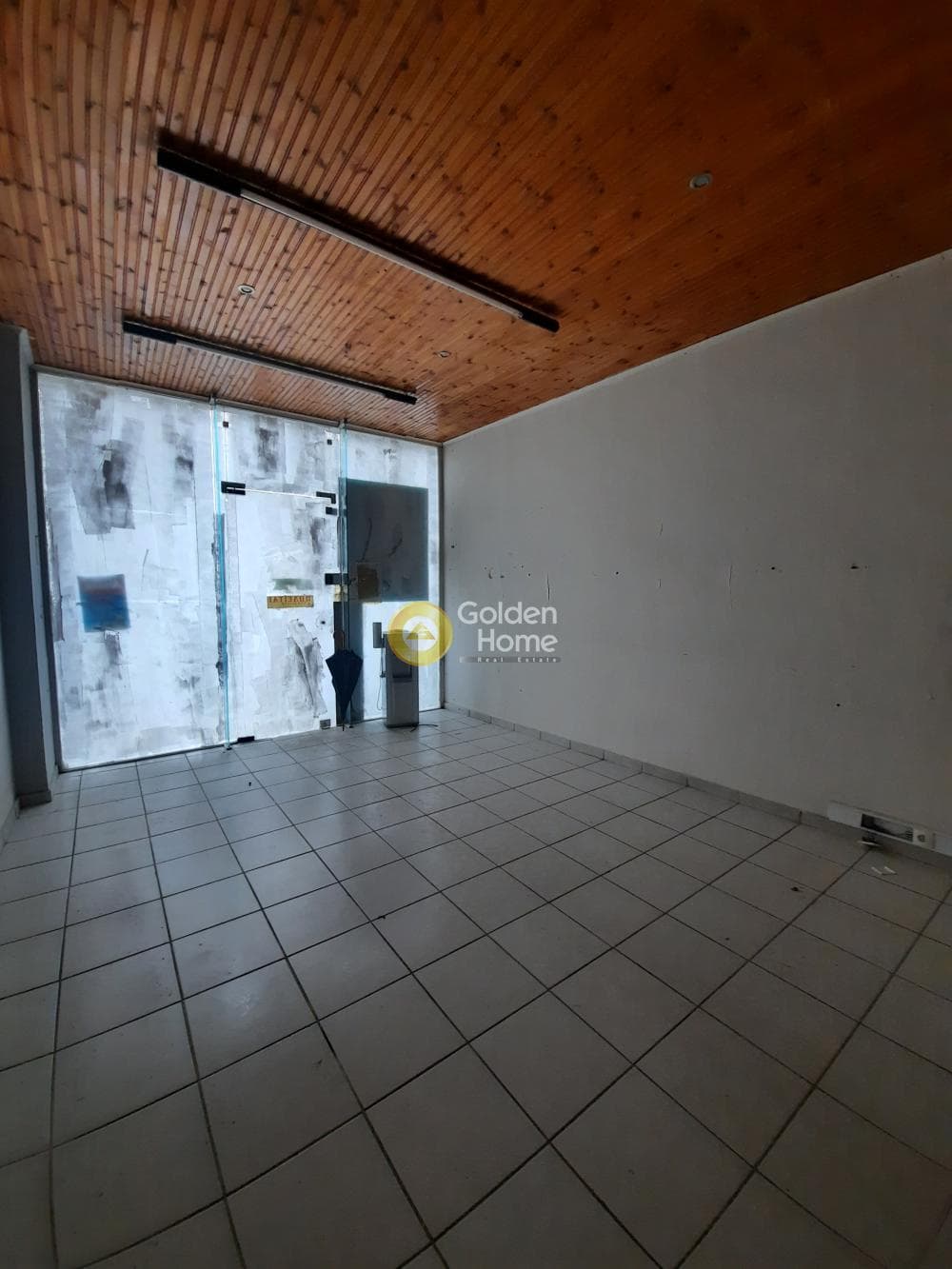 Retail Store in Agia Sofia, Patra — Photo 1 of 5