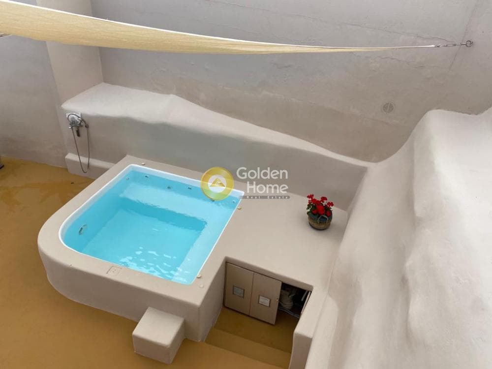 House in Thira, Santorini — Photo 3 of 12