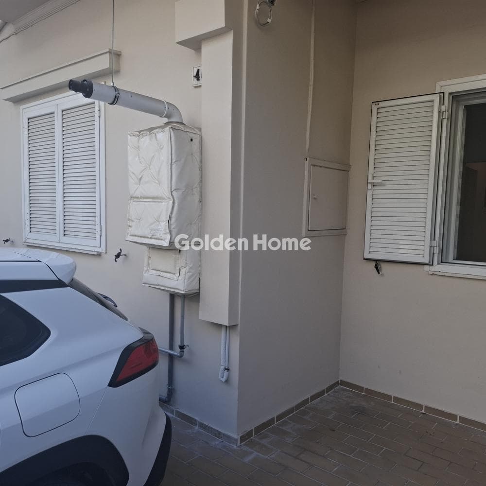 Apartment in Center, Moschato — Photo 22 of 23